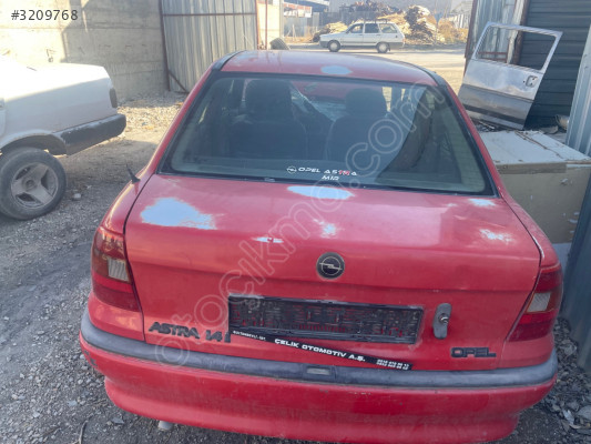 Opel astra f arka bagaj kapağı