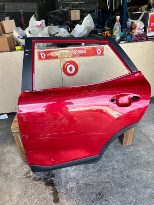 KİA STONİC SOL ARKA KAPI ORİJİNAL ÇIKMA