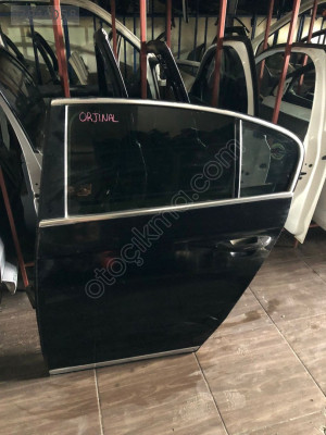 ÇIKMA VOLKSWAGEN PASSAT B7 SOL ARKA DOLU KAPI