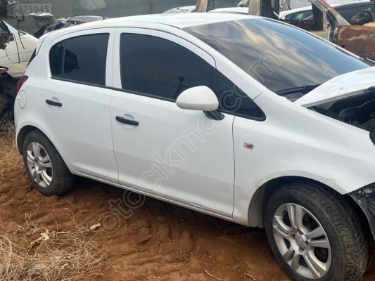 Opel Corsa sağ arka kapı
