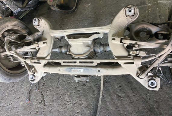 MERCEDES W212 E350 4x4 ARKA DİNGİL