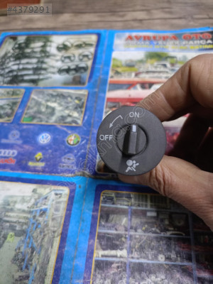 88200169589B Megane2 Göğüslük airbag açma kapa  anahtarı