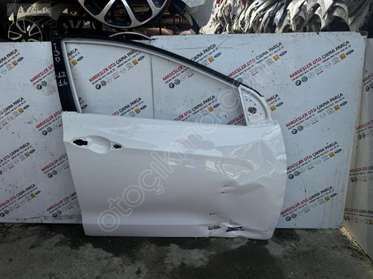Hyundai i30 sağ ön kapı (2013 16)