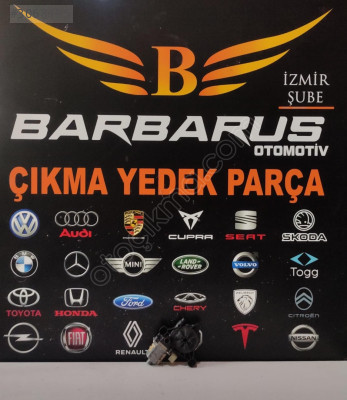 AUDİ A4 B9 SOL ARKA KAPI CAM MOTORU 8W0959811