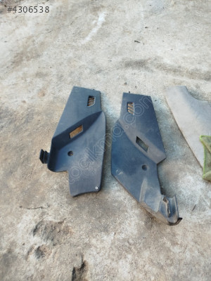 Peugeot 407 göğüs alt yan plastiği