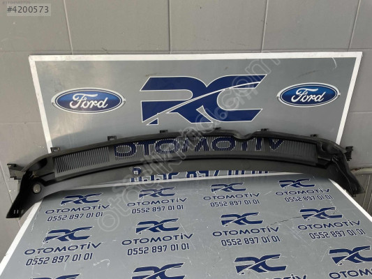 ET76-A02216-AC FORD TOURNEO COURİER ÖN CAM IZGARASI