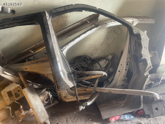 OPEL VİVARO RENAULT TRAFİC SAĞ ÖN ORTA DİREK SACI KOMPLE