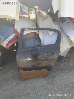 Opel Corsa sol arka kapı