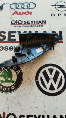 5E3837974 Skoda Octavia 2021 ön sağ kapı cam havalandırma plastiğ