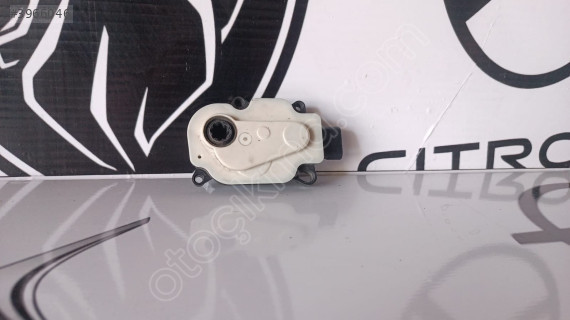 Opel Crossland X Ön Tampon Havalandırma Motoru 39033018