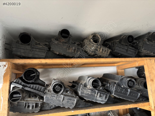 CRAFTER 2.0 TDİ ÇIKMA ORJİNAL HAVA FİLTRESİ KUTUSU