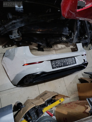 Volkswagen Golf 8 arka tampon dolu orjinal çıkma parça