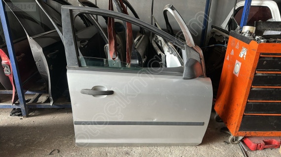 FORD FOCUS 2 SAĞ ÖN KAPI DOLU BURSA MG