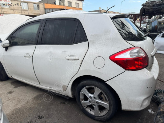 2010 - 2012 Toyota Auris Sol Ön ve Arka Dolu Kapı Çıkma