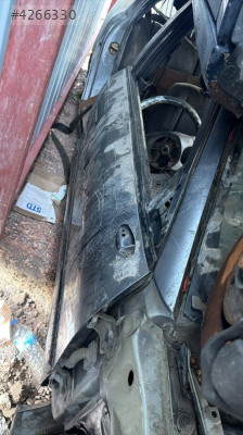 Mitsubishi Carizma sağ ön kapı