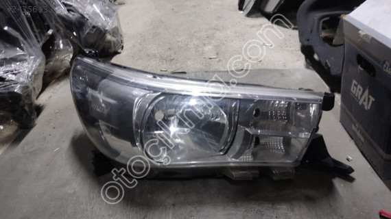 Toyota Hilux Sağ Far