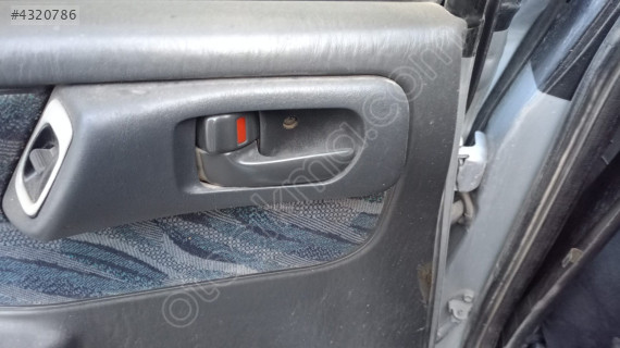 toyota carina sol arka iç kapı kolu