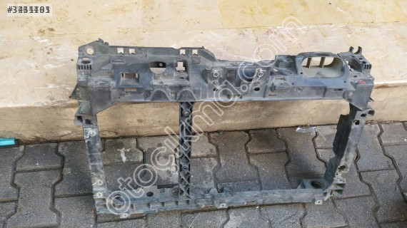 Ford Courier ön panel 2013-2021 model temiz