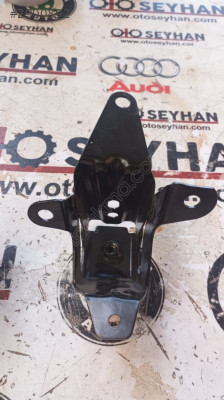 Toyota Yaris 2012 ön sol koltuk bağlantı demiri