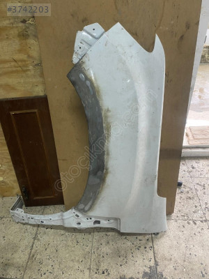 Datça Duster sol ön Çamurluk orijinal çıkma