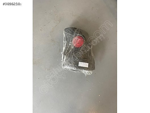 MİTSUBİSHİ PAJERO ARKA TAMPON KÖŞE BAKALİTİ ORJİNAL ÇIKMA