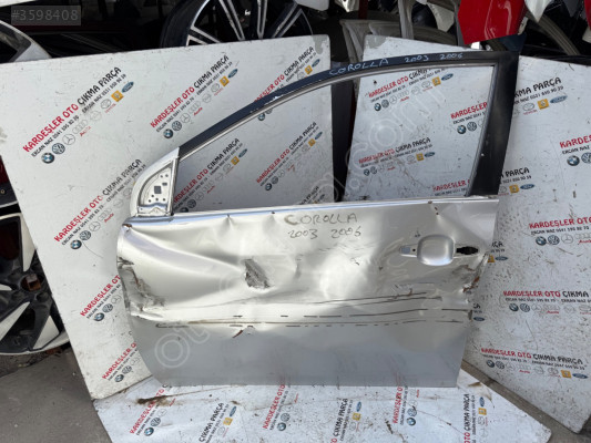Toyota Corolla sol ön kapı (2003 2006) hasarlı