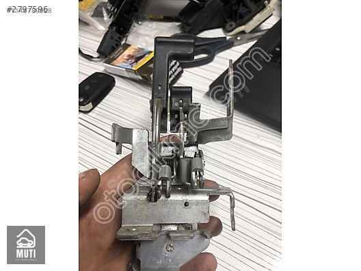 Honda Accord Bagaj Ve Benzin Depo Anahtarı