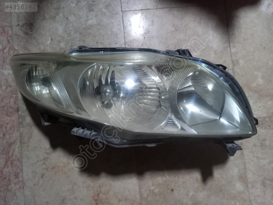 Toyota  Corolla  Sağ  Ön  Far