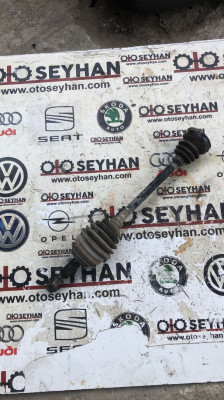 Toyota Yarıs 2015 1.33 ön sol  akis mili