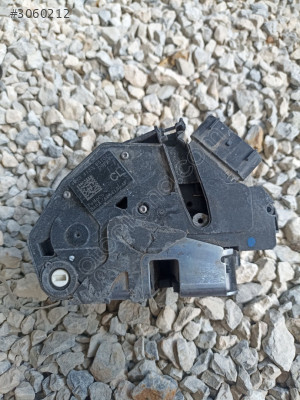 Ford Fiesta sol arka kapı kilidi
