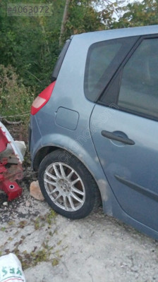 Renault Scenic 2 sağ arka camurluk