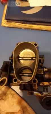 Laguna 1 gaz kelebeği kelebek boğazı