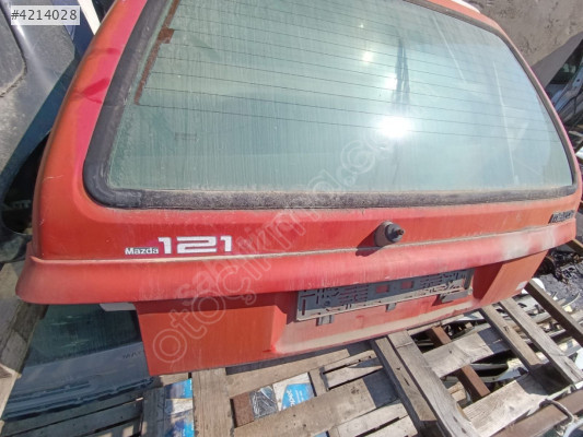 Mazda 121 bagaj ve cami