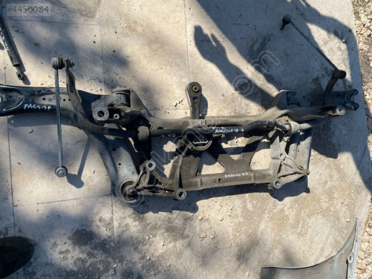 VOLKSWAGEN PASSAT TRAVERS