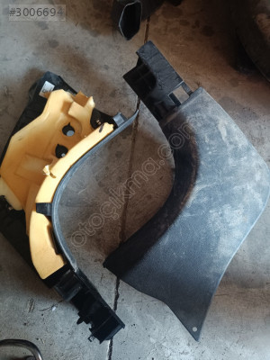 768377074R/768368753R Renault Megane 4 plastik