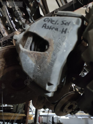 Opel Astra sağ ön taşıyıcı