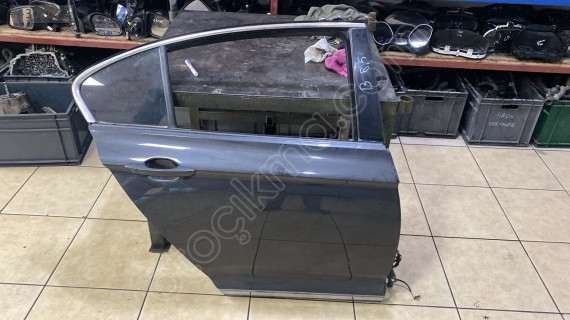VOLKSWAGEN PASSAT B8,5 SAĞ ARKA KAPI
