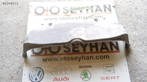 5WA825213 Golf 8 2022 arka alt koruma plastiği