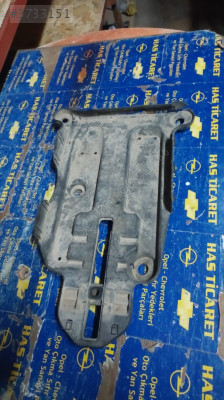 Opel Corsa C Çıkma Akü Alt Plastiği