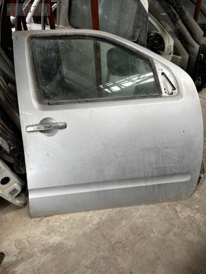 Nissan navara sağ ön kapı