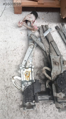OPEL CORSA B TEK KAPI SAG CAM KRİKOSU.OTO ERKAN ÜNYE