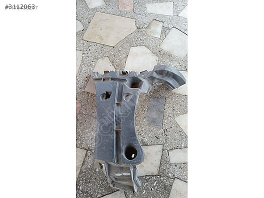 Renault Kango3 sol arka tampon bağlantı ayağı 900 TL