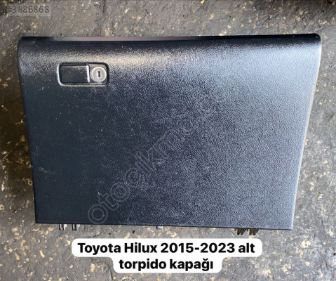 TOYOTA HİLUX 2015-2023 ALT TORPİDO KAPAĞI             (XS1607S25)
