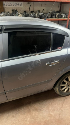 Opel astra h sedan çıkma orjinal hatasız sol arka kapı