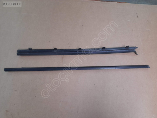 BMW E87 LCİ SAĞ ÖN KAPI İÇ DIŞ CAM SIYIRICI FİTİLİ