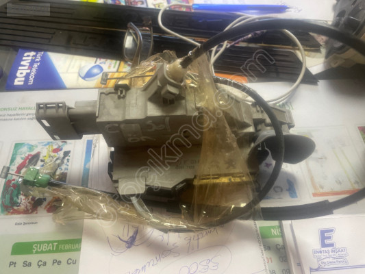 Citroen C4 sol ön kapı kilidi