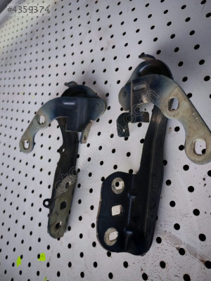 FORD COURIER KAPUT MENTEŞESİ-AYNA ÜÇGEN KÖŞE-DÜZCE ÇIKMA