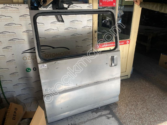 HYUNDAİ H100 SAĞ SÜRGÜLÜ KAPI ÜST RAYI MAKARASI