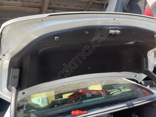 RENAULT MEGANE 4 BAGAJ İÇ PILASTİ