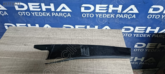 AUDİ A4 SAĞ ÖN KAPI DİREK KAPLAMASI 8K0 839 902